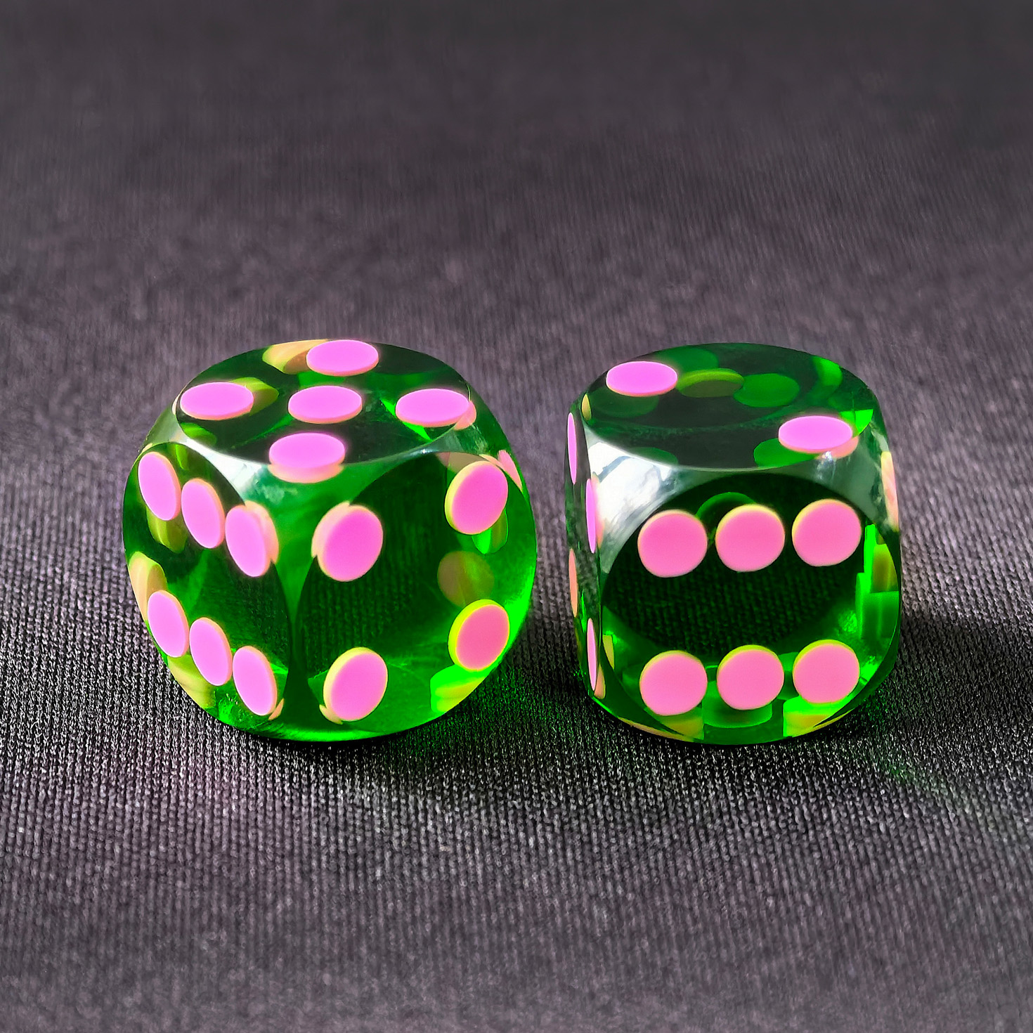 Board Game Oracle - Bescon Professional Precision Dice Round Corner